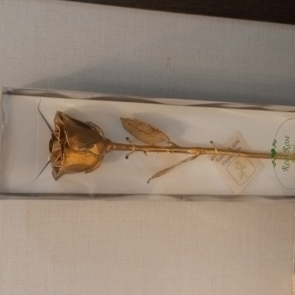 A rose preserved in 24 K GOLD - Picture 3 of 7